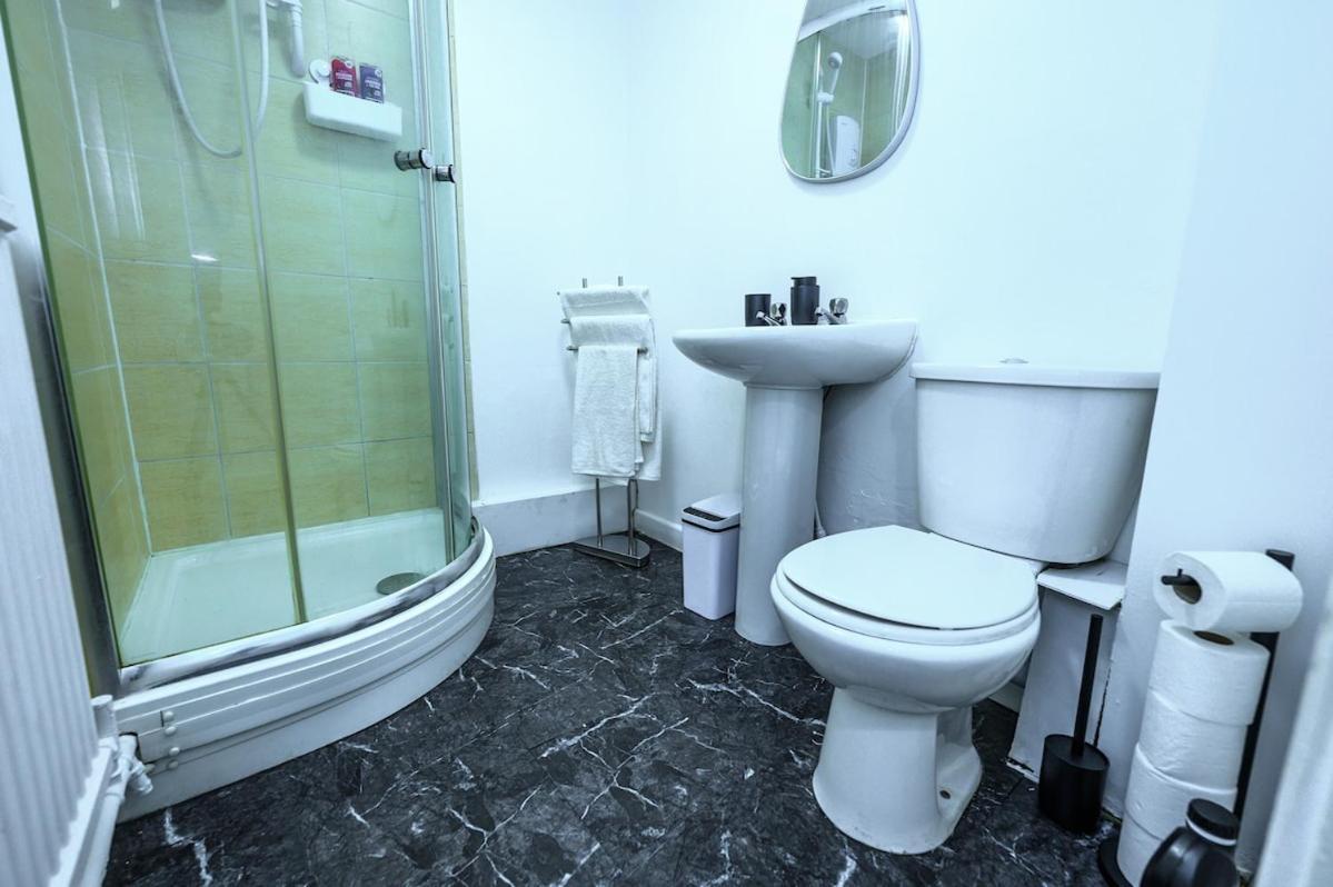 Fully Furnished 1br L Wifi, Kitchen, * Liverpool